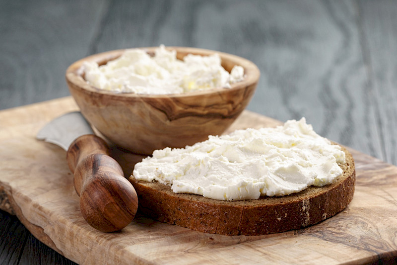 Culture mésophile pour la production uniformisée et contrôlée de fromage frais, pâtes molles et semi-fermes.