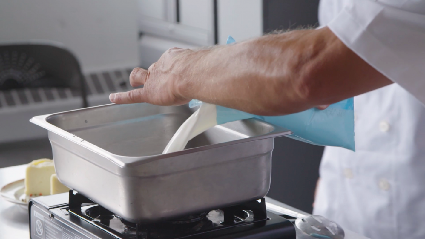 Découvrez toutes les prochaines dates de nos cours de fabrication de fromage maison en ligne et en direct.