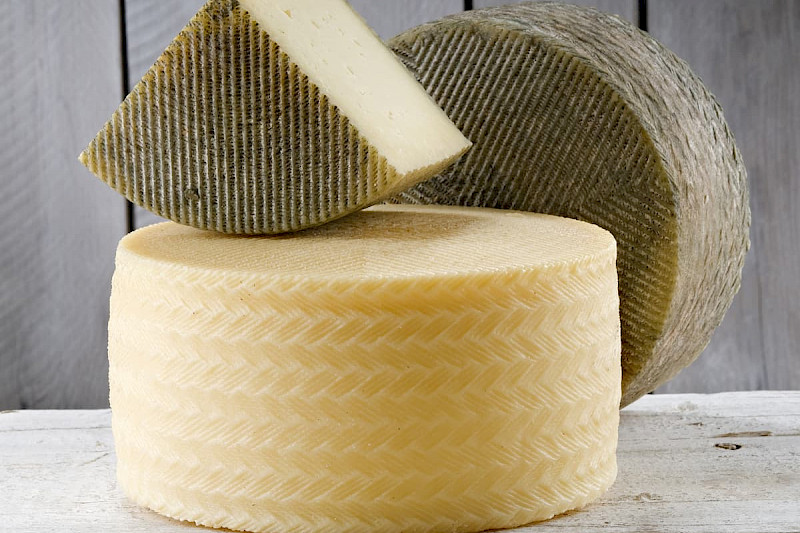 Cours en ligne pour apprendre à faire votre propre fromage maison de type manchego.